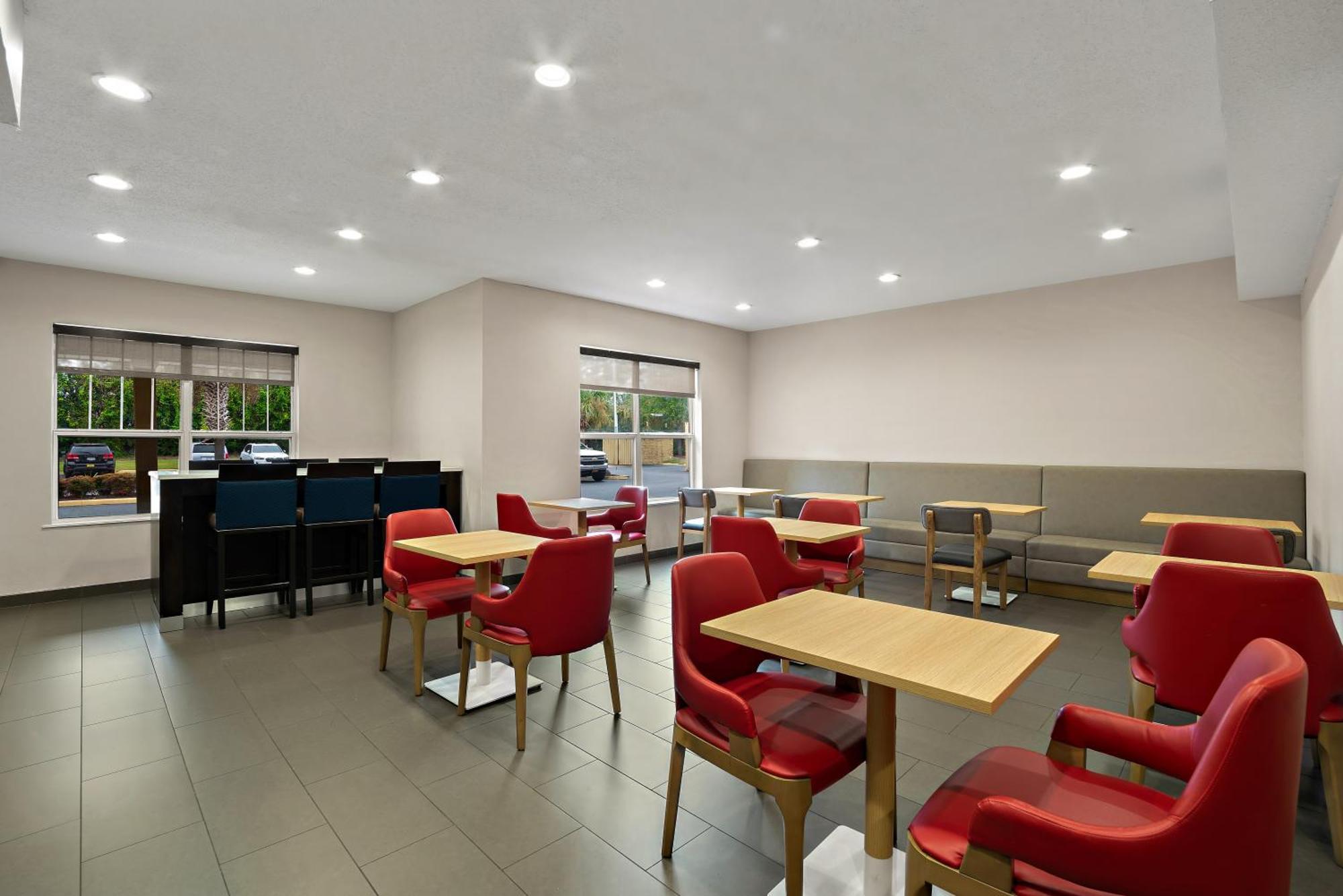 Comfort Inn & Suites Santee I-95 Exteriör bild