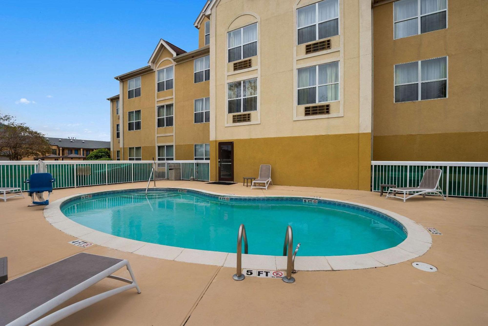 Comfort Inn & Suites Santee I-95 Exteriör bild